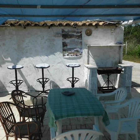 Tom'S House Daire Skriperon Dış mekan fotoğraf