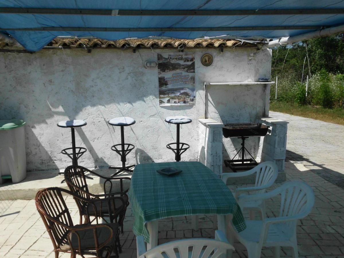 Tom'S House Daire Skriperon Dış mekan fotoğraf