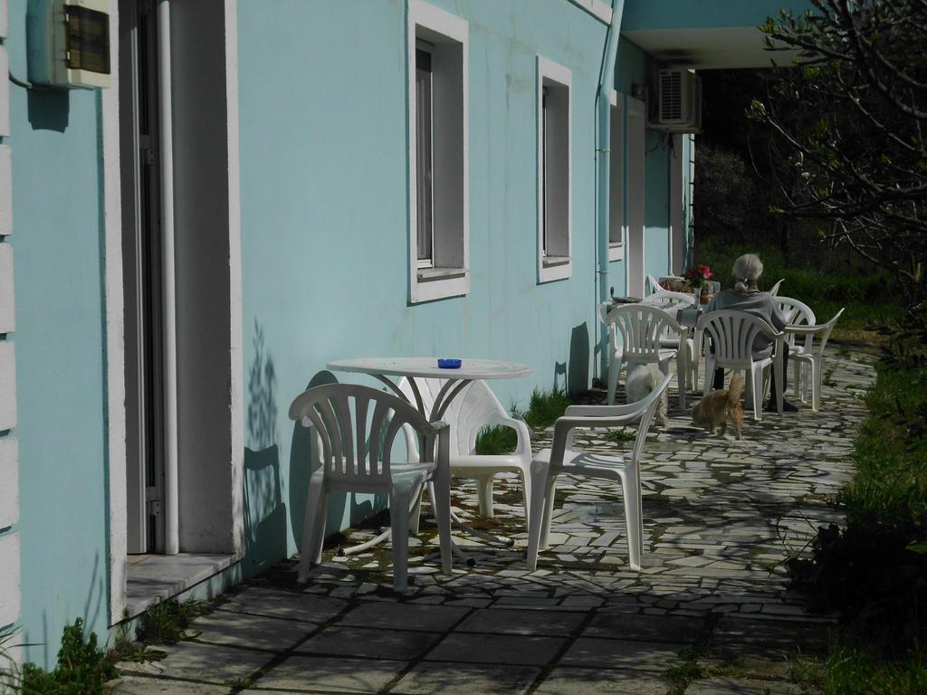 Tom'S House Daire Skriperon Dış mekan fotoğraf