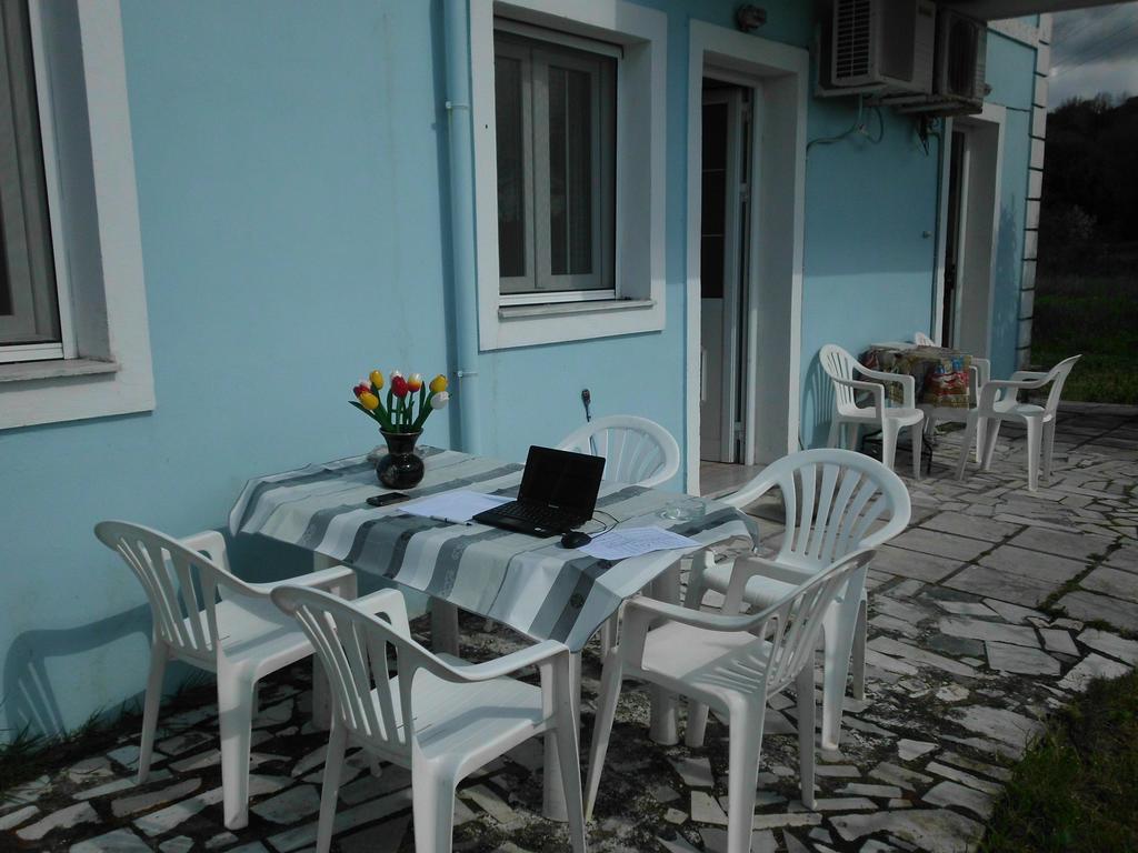 Tom'S House Daire Skriperon Dış mekan fotoğraf