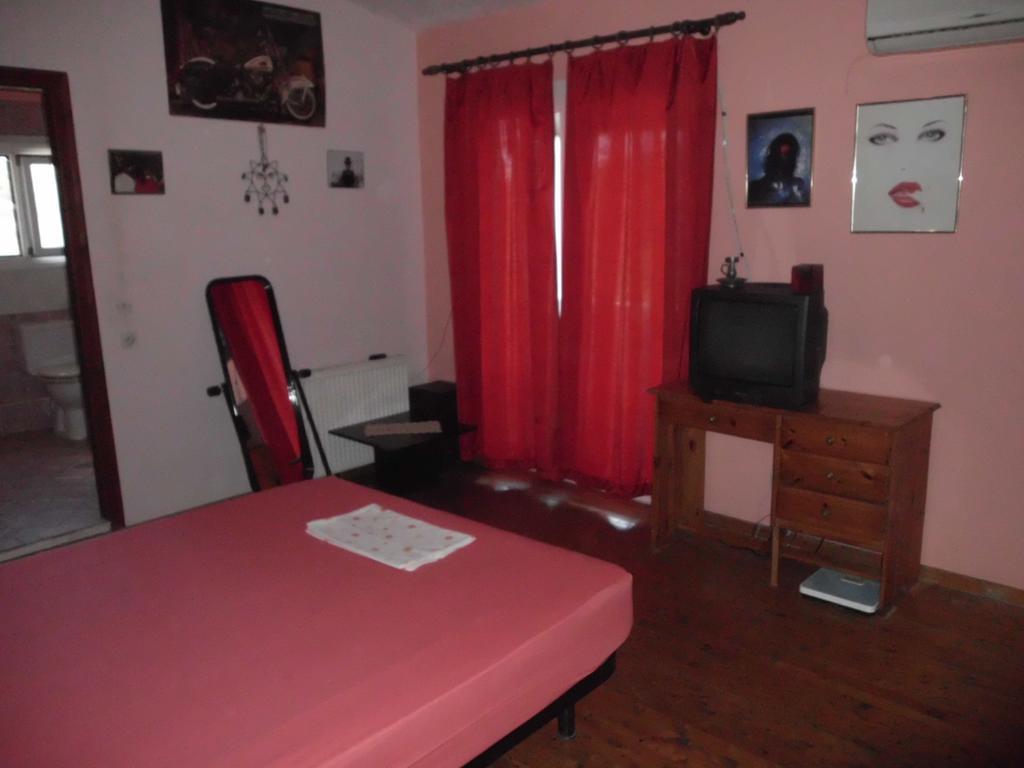 Tom'S House Daire Skriperon Dış mekan fotoğraf