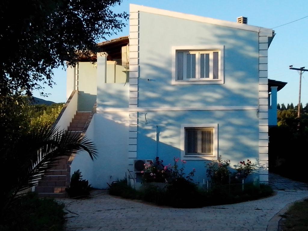 Tom'S House Daire Skriperon Dış mekan fotoğraf
