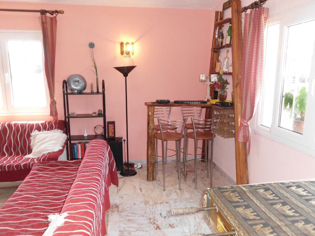 Tom'S House Daire Skriperon Dış mekan fotoğraf