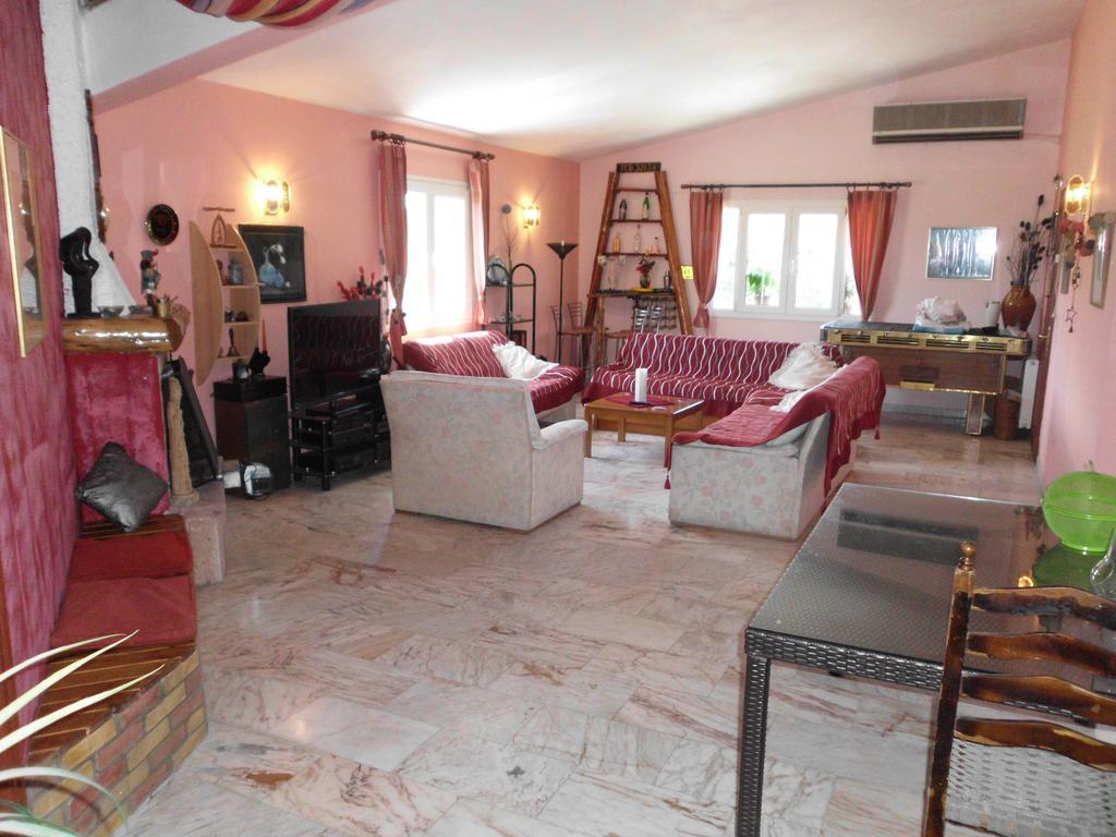 Tom'S House Daire Skriperon Dış mekan fotoğraf