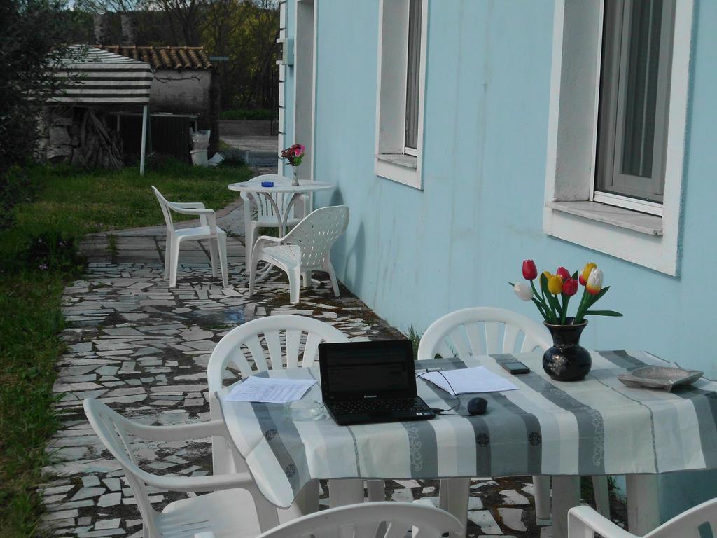 Tom'S House Daire Skriperon Dış mekan fotoğraf