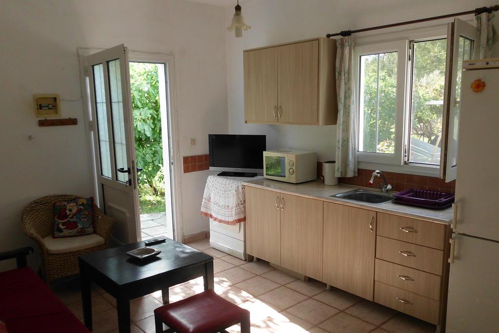Tom'S House Daire Skriperon Dış mekan fotoğraf